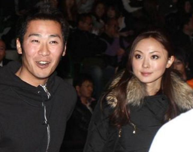 西岡剛は背番号(7)を糸井に譲る?再婚や彼女の噂は?現在の年俸も 阪神タイガース情報園 西岡剛は背番号(7)を糸井に譲る?再婚や彼女の噂は?現在の年俸も 阪神タイガース情報園